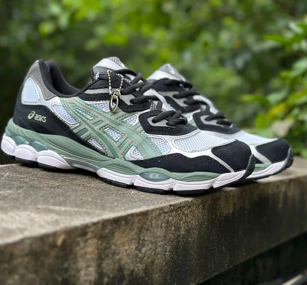 ASICS green /white/black